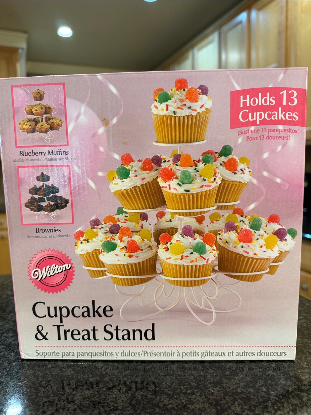 Wilton white Cupcake & Treat Stand - Holds 13 Cupcakes